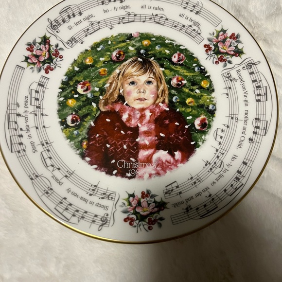 Royal Doulton Christmas Carols Silent Night 1983 Collectable Plate - Picture 3 of 5